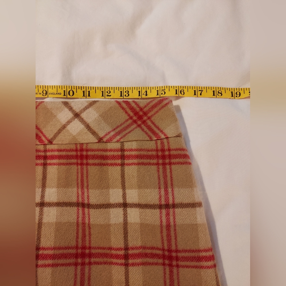 LOFT Preppy Tan and Red Wool Blend Plaid Mini Skirt With Side Zip - Picture 4 of 6